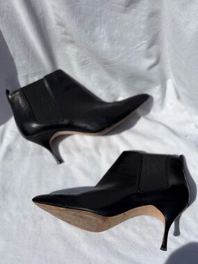 Manolo Blahnik Black Leather Pointed-Toe Stiletto Booties